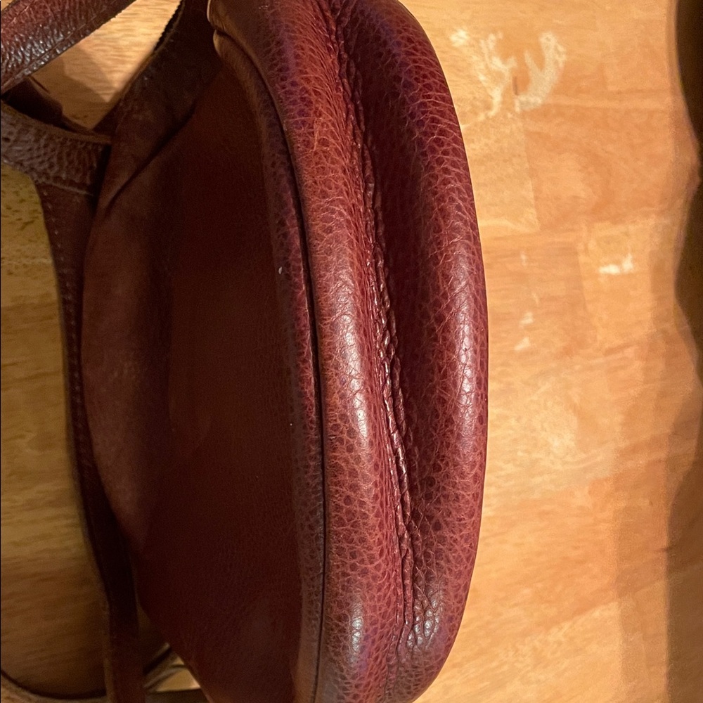 Portland Leather Circle Crossbody - Picture 7 of 14